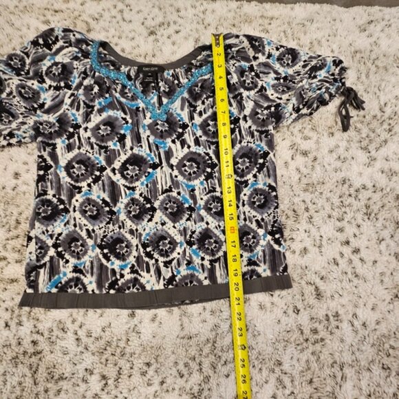 Karen Kane 100% Silk Short Puff Sleeve V-Neck Embellished Blouse SZ X-Small - Picture 8 of 10